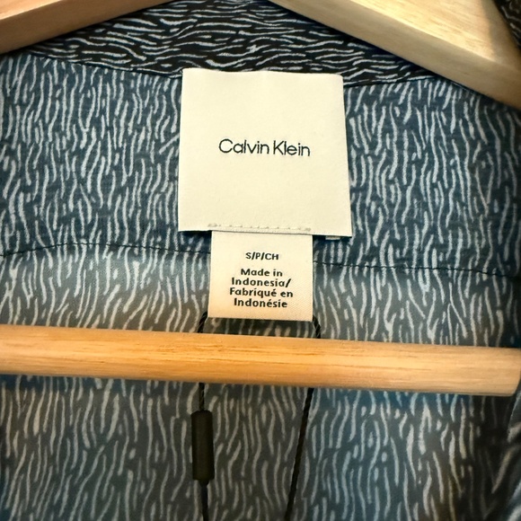 Calvin Klein Chiffon Printed Relaxed Button-Down Shirt - Picture 3 of 6